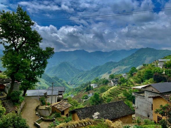 有一种感动叫蜈蚣岭