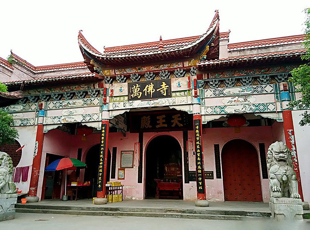 江西万载也有一个城隍庙,是省内罕见的人文建筑景区,值得一游