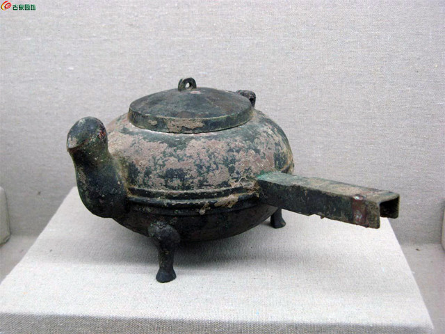 修路捡到汉代青铜盉,主动上交,是傻还是精?