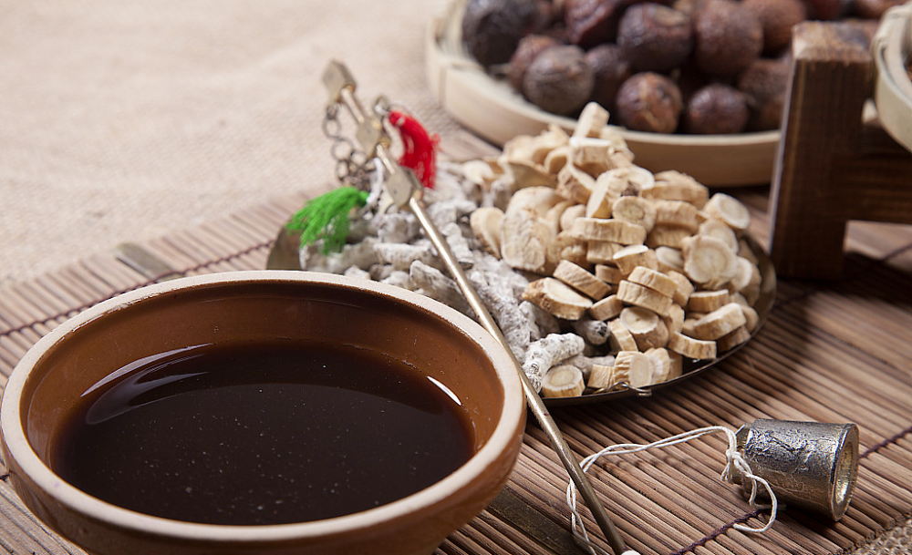 验案举例方义:方中四物汤去熟地(久服滋腻)一理血;保元汤(参芪桂草)