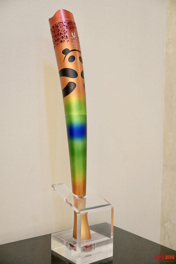 成都大运会火炬"蓉火"红星新闻记者 李博 裴晗 摄影记者 刘海韵编辑