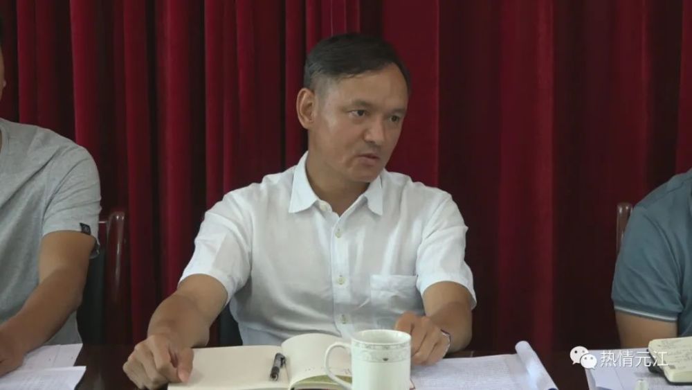 白文华回乡开展"干部规划家乡行动"