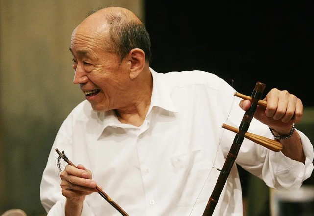 《红衣少女》:一代人的青春记忆,如今邹倚天还安然否?