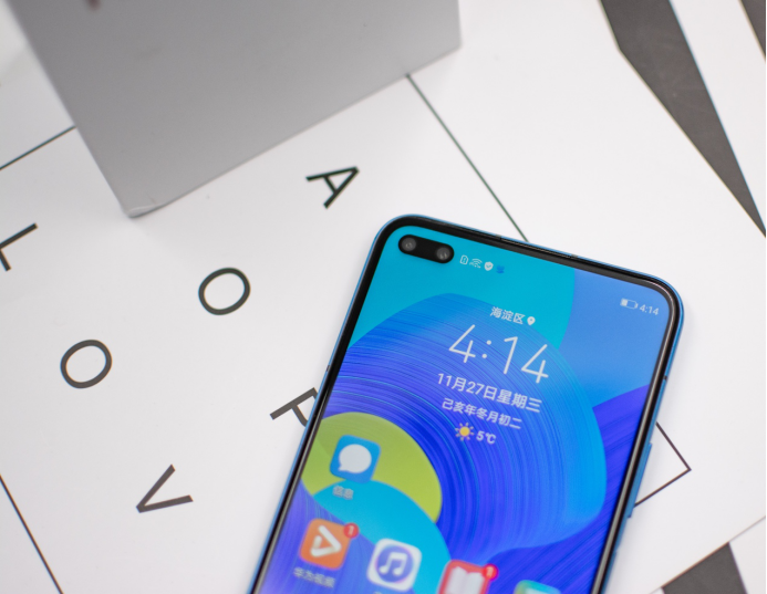 在机型选择上没有了pro版本,三款新机分别是nova6 4g版,nova6 5g版