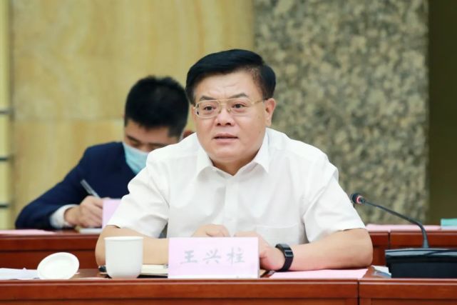 王兴柱说,鹤岗市政府高度重视与北大荒集团垦地融合发展,将积极发挥