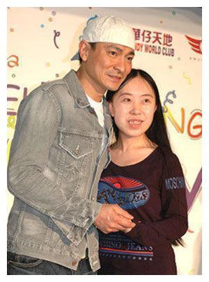 为追刘德华家破人亡守身如玉42年的杨丽娟如今怎样