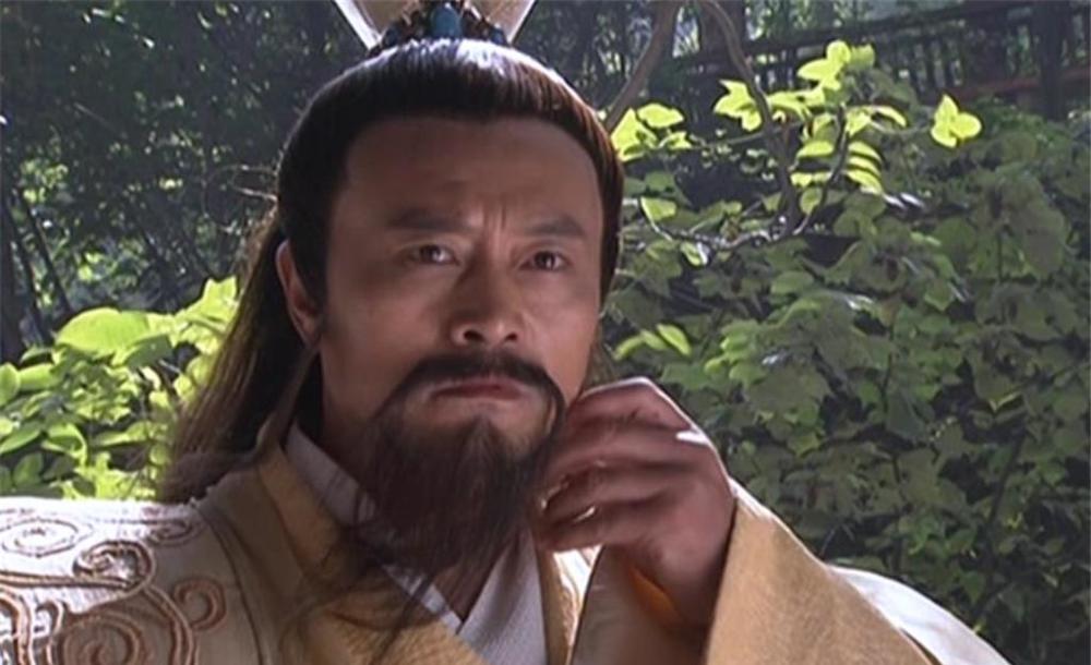 03版的段正明由58年出生的吕士刚扮演,这版大理皇后也没有出场.