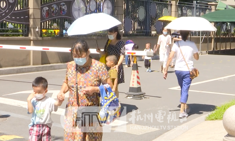 杭州這趟公交車上，全是幼兒園小孩和家長，原來……太贊了！(圖2)