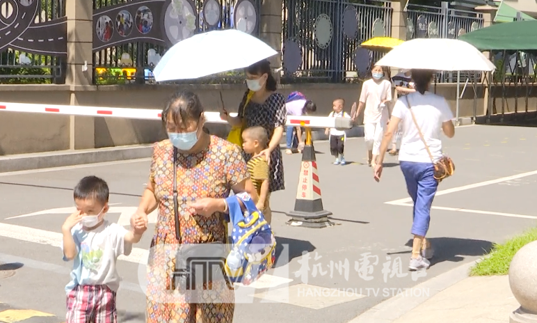 杭州這趟公交車上，全是幼兒園小孩和家長，原來……太贊了！(圖2)