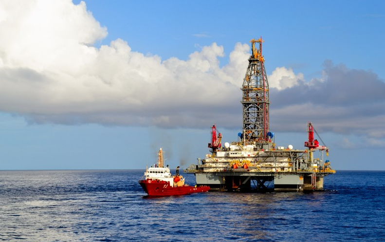 开采石油钻井达几千米深?钻井的工具到底有多长?又是怎么操作的