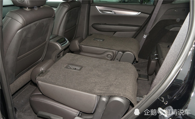 但要是把第三排放倒后,后备箱的容积够大,要是再把第二排座椅放倒后