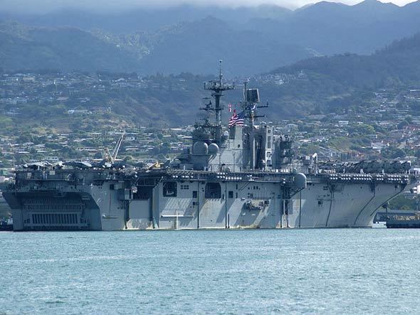 印度海军立下雄心壮志一气买4艘两栖攻击舰性能指标相当奇葩