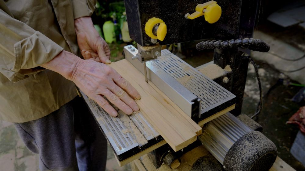 制作迷你农具唤醒乡愁记忆