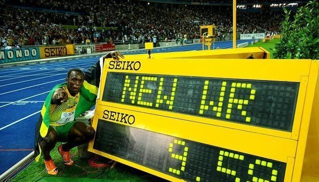 在2018赛季之前,男子60米世界纪录是名将格林保持的6秒39,而科尔曼在