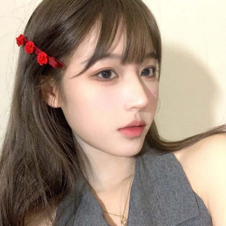 女生头像希望我们都能人头出地赚很多钱