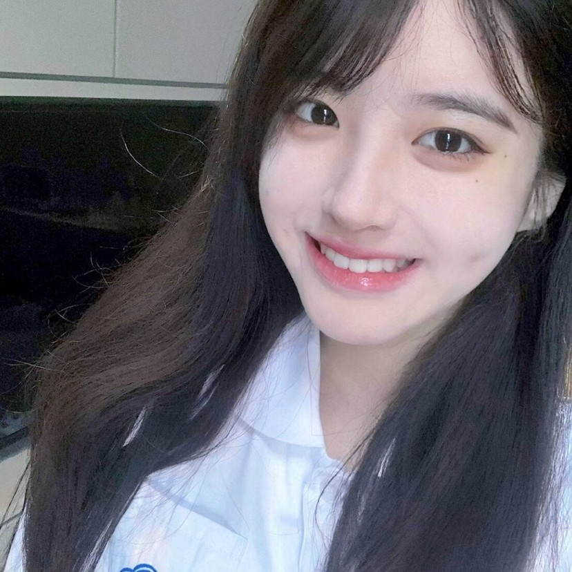 女生头像希望我们都能人头出地赚很多钱