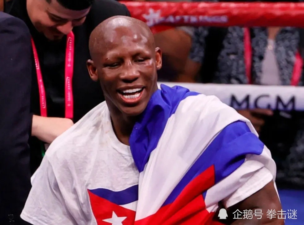 此外,乌加斯需要重视自己的左臂二头肌问题,因为有