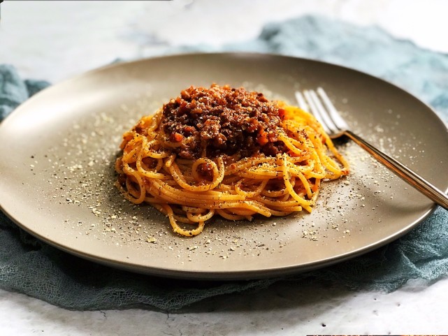 跟我一起做意大利肉酱面,孩子爱吃,一盘子一会就吃光