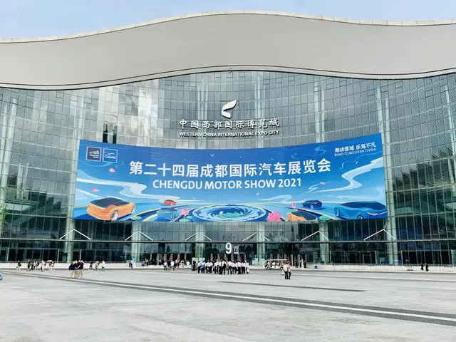 2021成都车展观展后记:坦克500和赛那火爆的逻辑