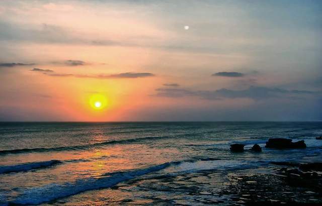 安徽合肥出现日月同辉的奇观你见过吗