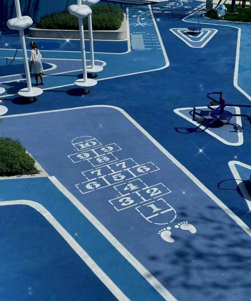 蓝park公园特点:蓝色主题运动公园,面积不大,适合打卡拍照地址:沈阳市
