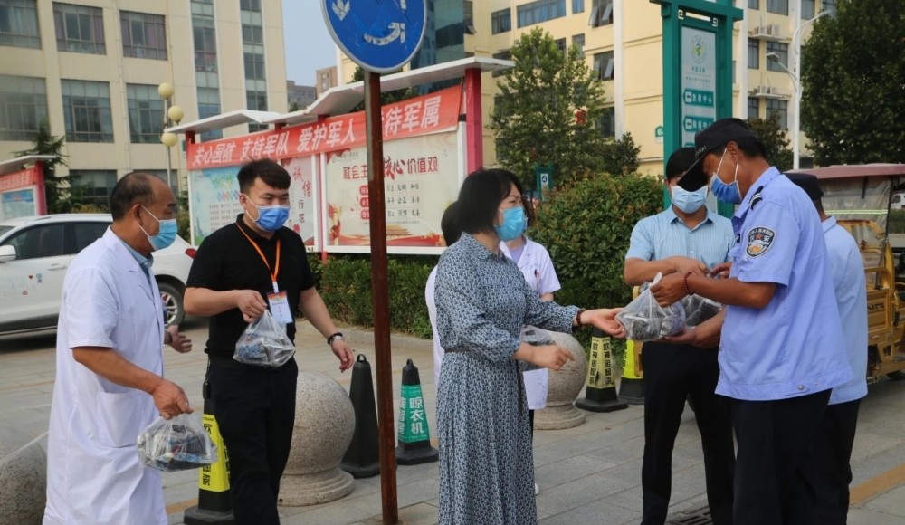 宁陵县人民医院院长郭晓华慰问奋战在抗"疫"一线的工作人员_腾讯新闻