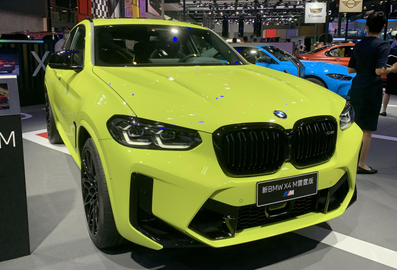 区别于普通x4的宝马x4m雷霆版亮相成都车展它以运动为核心