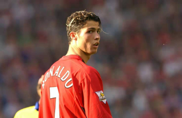 2003年8月,弗格森爵士将年轻小小罗以1900万欧元的价