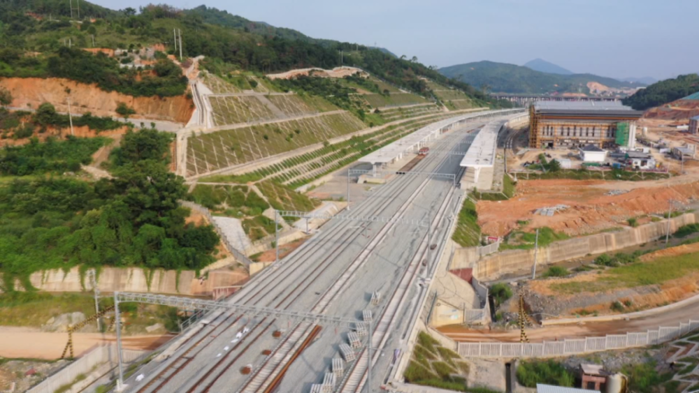 兴泉铁路安溪东站最新进展来了……_腾讯新闻