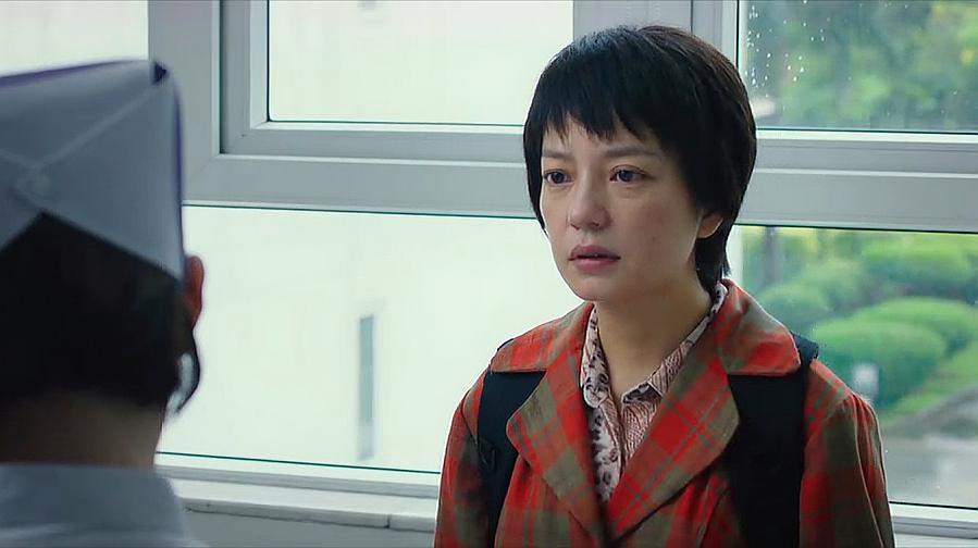 赵薇出演阿里影业发行的第一部电影《亲爱的》,还是其中的女主角,赵薇