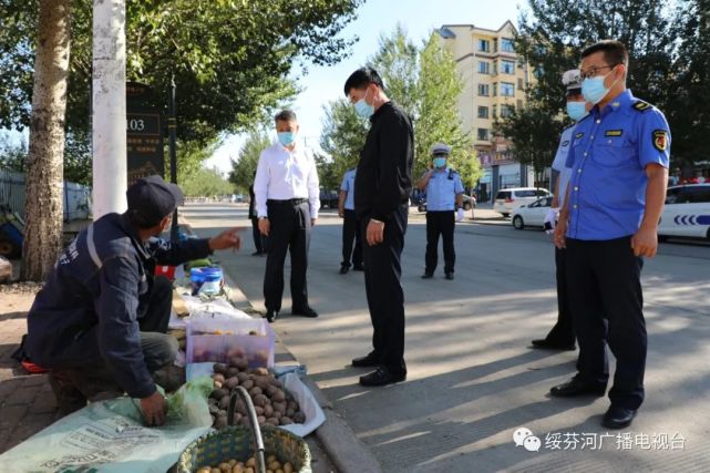 【创建文明城市在行动】王乐刚现场督导检查 治理违停和占道经营