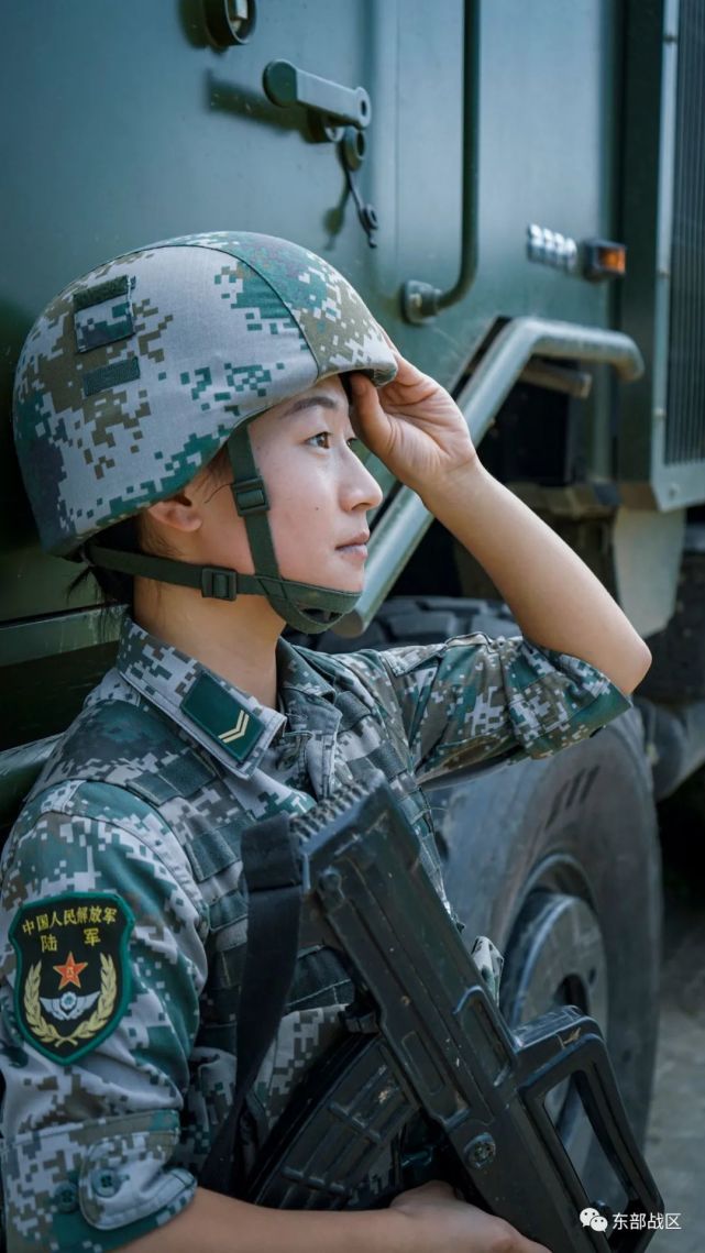 陆军退伍女兵图片图片