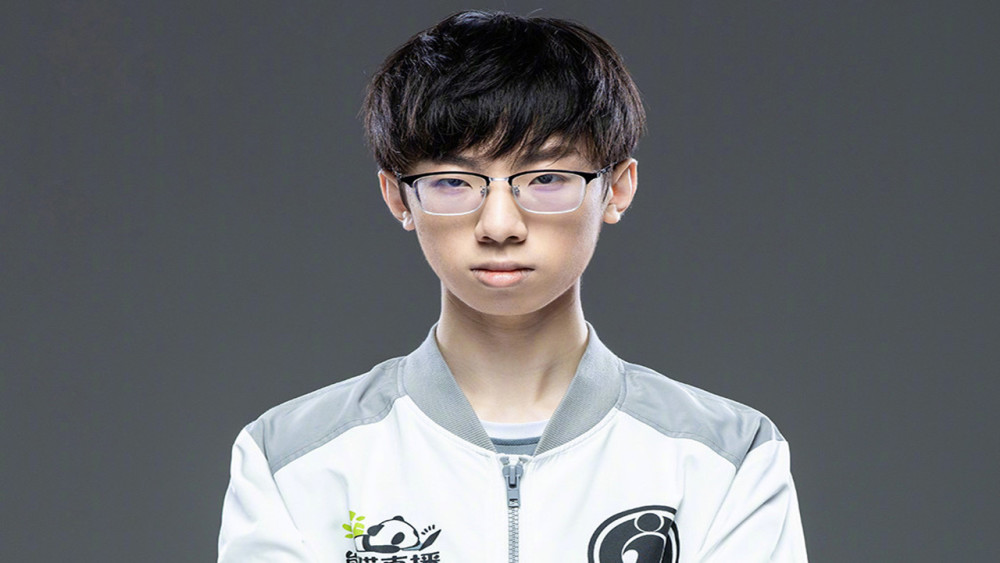 "宝蓝被ig苏小洛放弃要退役",lpl转会期前宝蓝曝出内幕将离队,下赛季