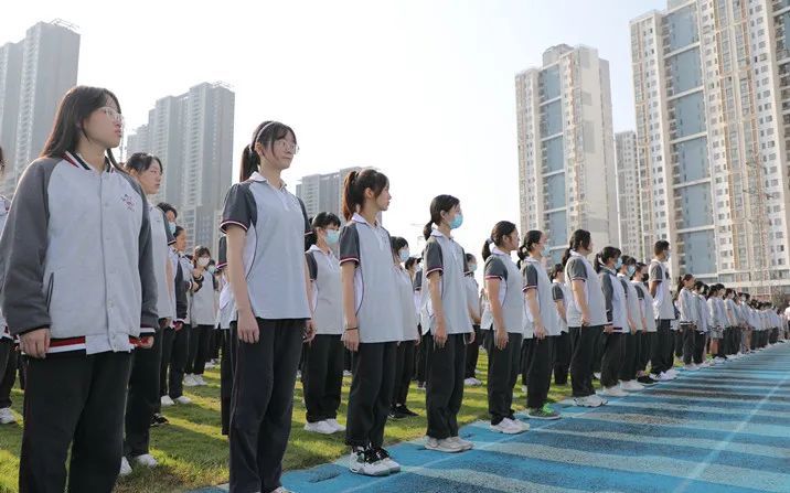 为明学校武汉校区隆重举行20212022学年秋季学期开学典礼