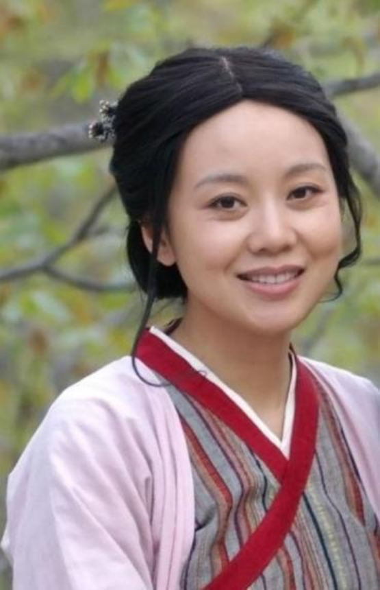 "佟掌柜"闫妮的娱圈历险记