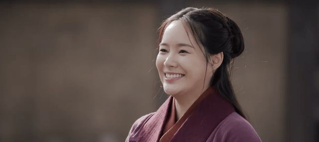 身高1米5的美妆博主曾与贺军翔传出绯闻经常健身硬拉105公斤