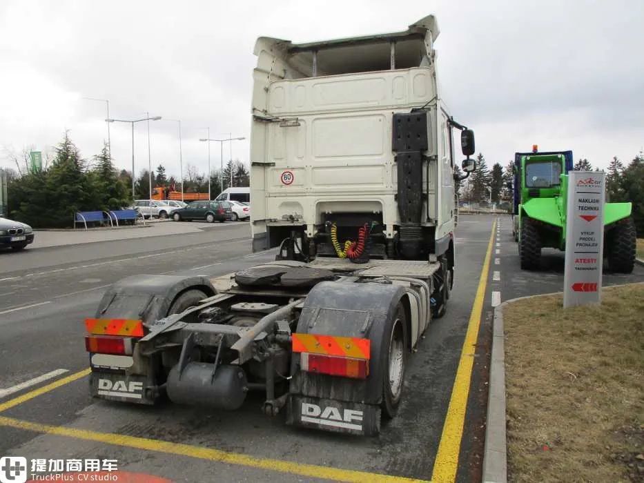 能挂3米高货箱的低鞍座卡车靠谱吗达夫xf低鞍座卡车试驾评测告诉你