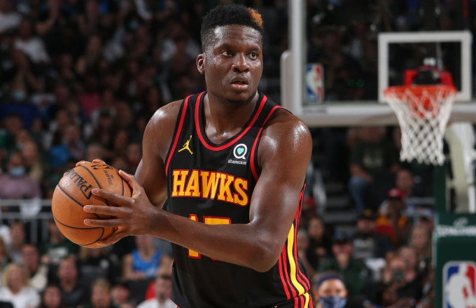 官宣老鹰续签卡佩拉合同两年4600万