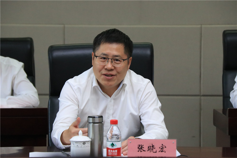 张晓宏对商洛高站位思考,高起点布局,高效率推进合作事宜表示赞赏.