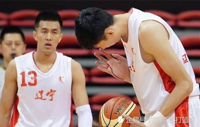  CBA：辽篮卫冕增底气，小粗溜终上位，周琦受热捧，新衣更吸晴