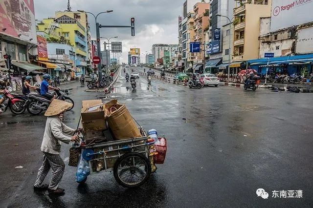 因为整个越南社会从政府到越南精英都是以赚快钱为主要目标,越南政府