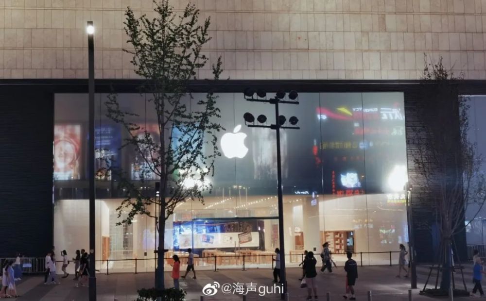 该零售店位于 长沙ifs国金中心首层