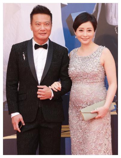 钱嘉乐当时在电影里给观众留下了非常深刻的印象,他的妻子是汤盈盈