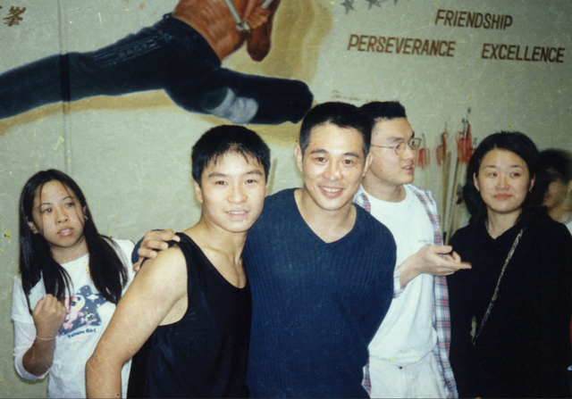 李连杰与前妻女儿近照被网传,网友:撞脸林志玲,比利智女儿美