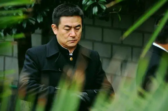 看过李洪涛演绎的作品后,就会发现无论是他饰演的主角还是配角,他始终