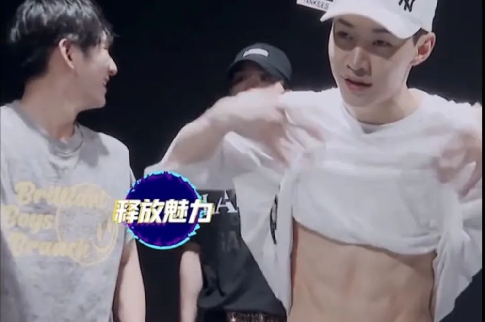 全能才子刘宪华向你发出腹肌battle邀请!