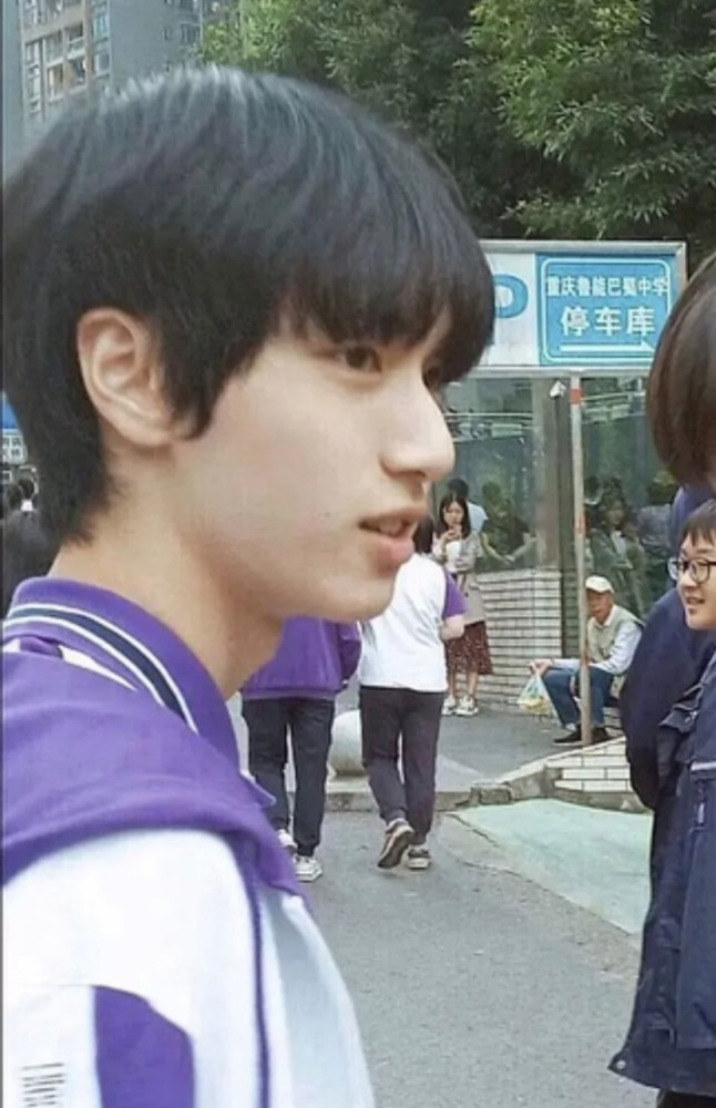 让你怦然心动的严浩翔女友视角图片