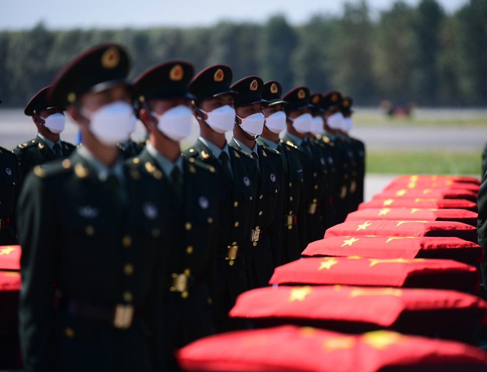 (新华全媒 )第八批在韩中国人民志愿军烈士遗骸回国(3)