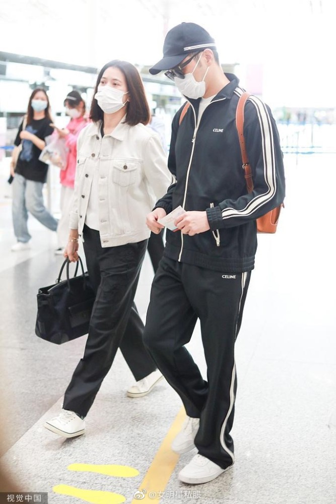袁咏仪在机场炫富引争议，手提37万名牌包包，戴27万手表太奢侈油焖豆角的做法大全家常