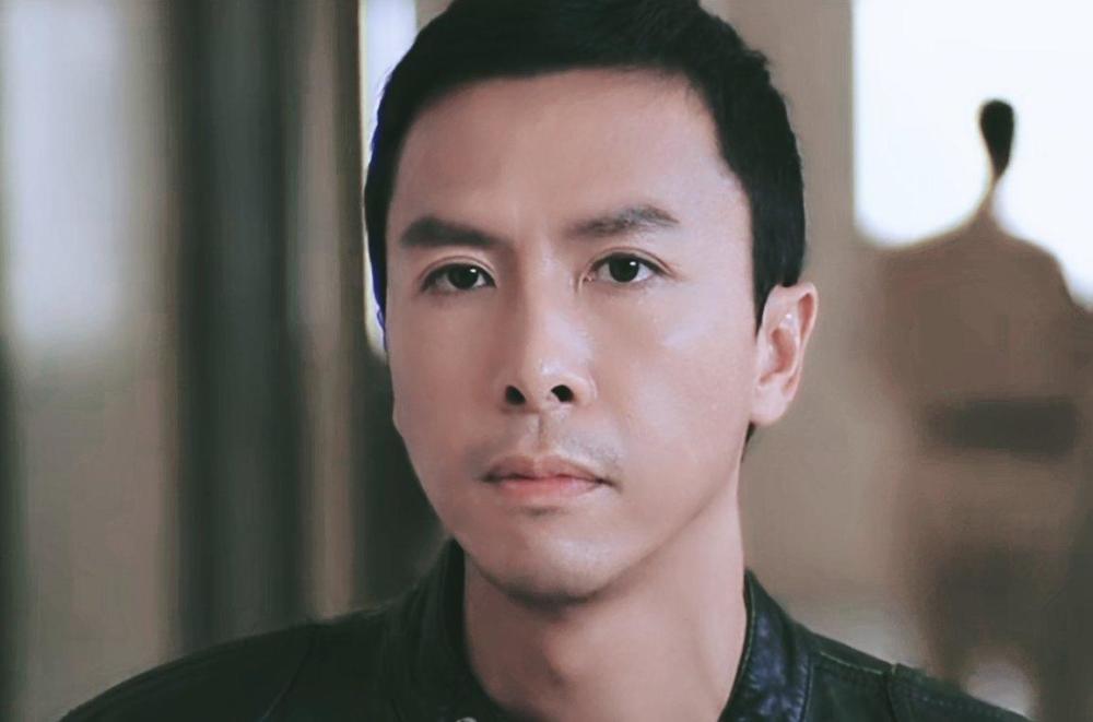 "功夫巨星"甄子丹,他的3段情史比《怒火·重案》更精彩_腾讯新闻